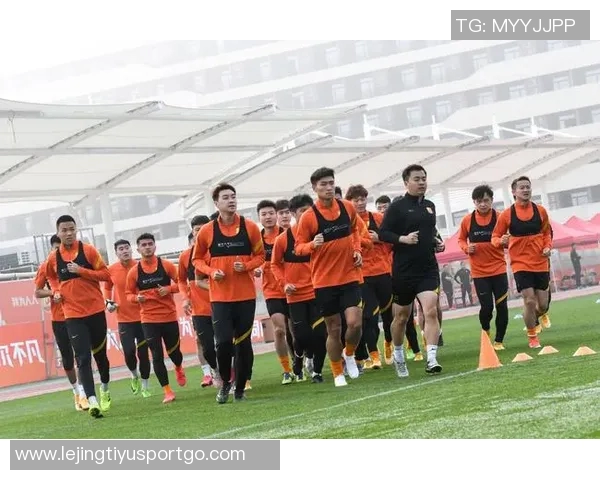 彭欣力冬训随青岛西海岸队在海口展开新征程 彭欣力冬训随青岛西海岸队在海口展开新征程