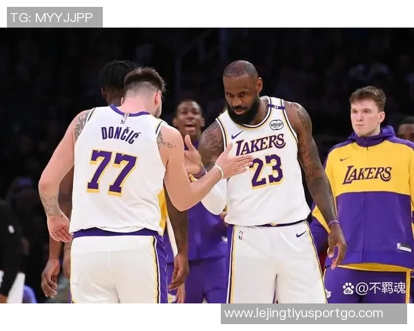 湖人伤病困扰下依然取得10胜4负佳绩展现超常实力 湖人伤病困扰下依然取得10胜4负佳绩展现超常实力