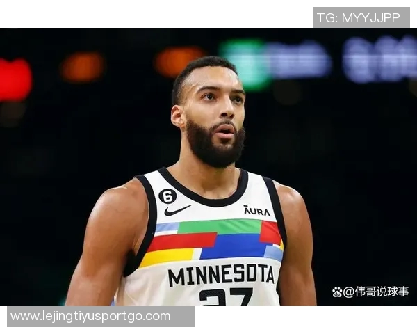 爱德华兹高效得分难救主球队失利全场19投11中砍下31分表现依旧亮眼 爱德华兹高效得分难救主球队失利全场19投11中砍下31分表现依旧亮眼